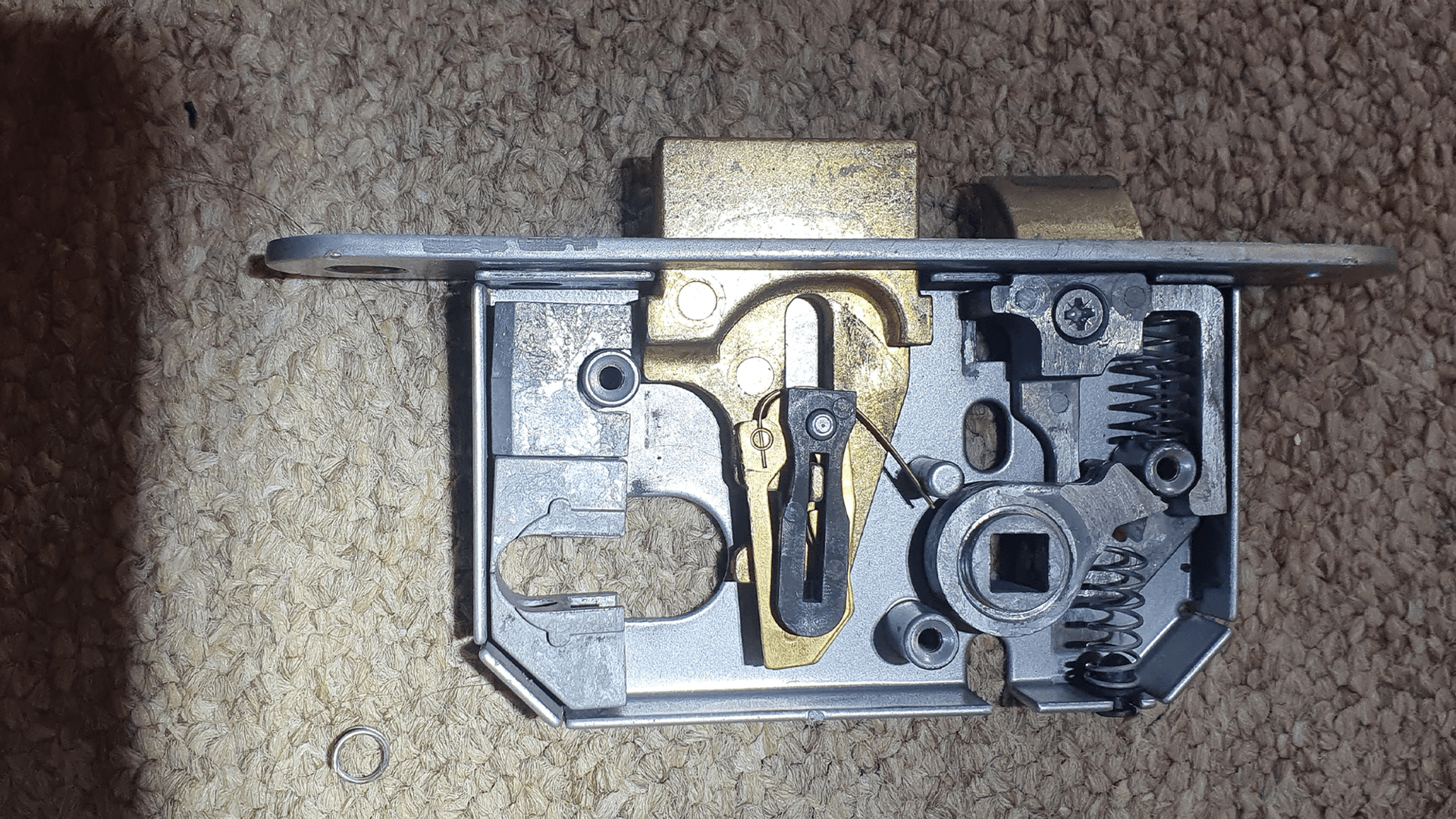 Internal locking mechanism of a mortice lock for timber doors